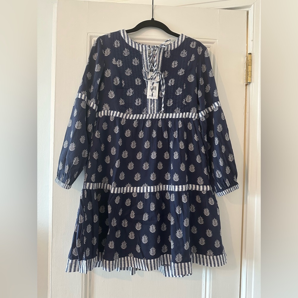 New w/ tags never worn XXS Vineyard Vines dress.